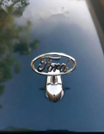 Cần bán lại xe Ford Crown Victoria đời 1995