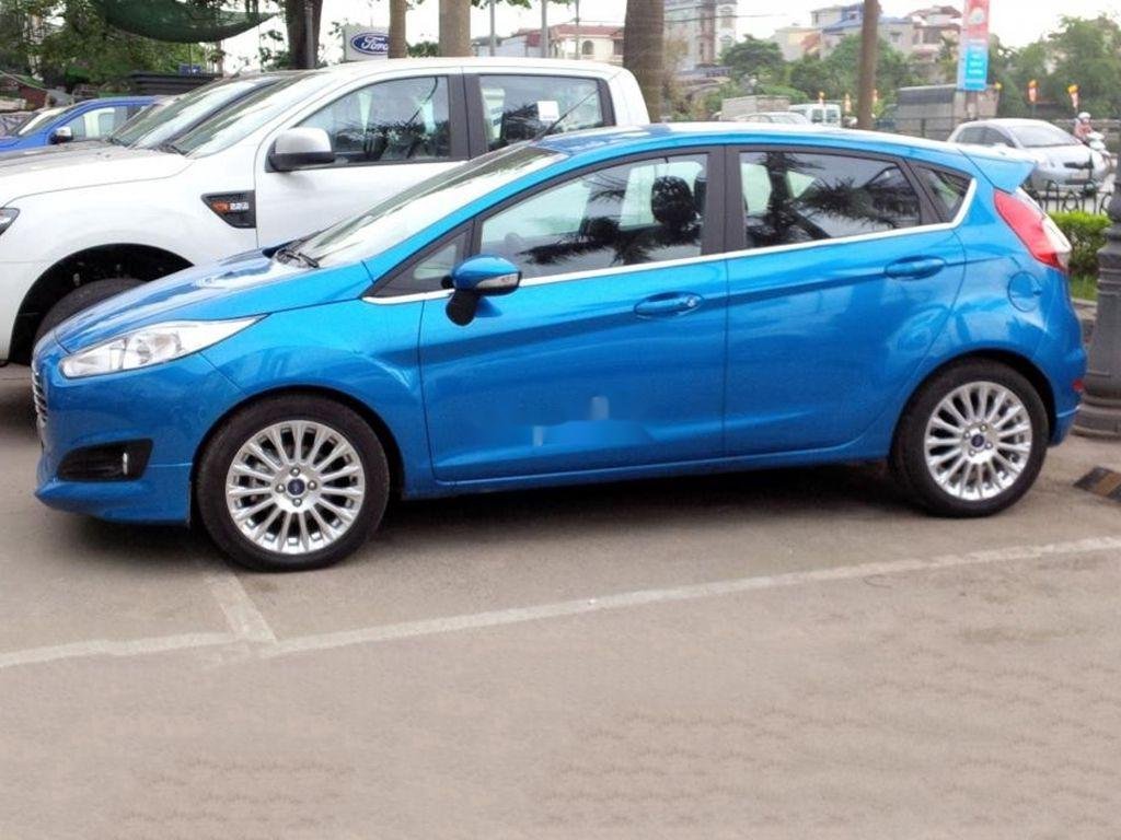 Bán Ford Fiesta 2015, màu xanh lam, chính chủ 