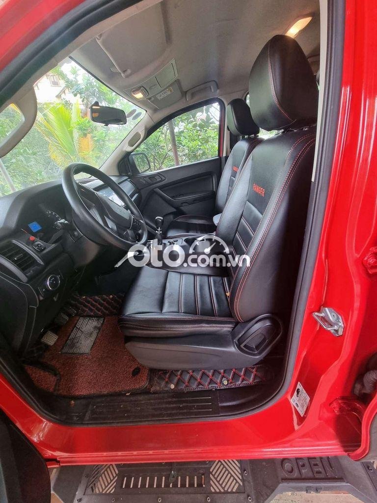 Xe Ford Ranger XL 2.2 4x4 MT sản xuất 2018, màu đỏ, xe nhập số sàn
