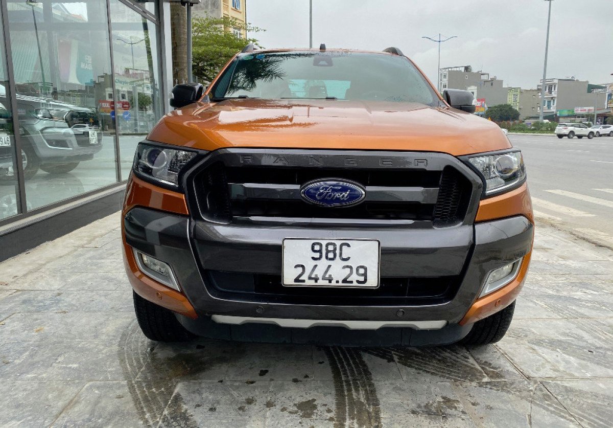 Cần bán lại xe Ford Ranger sản xuất năm 2017, màu nâu, nhập khẩu nguyên chiếc, giá 815tr