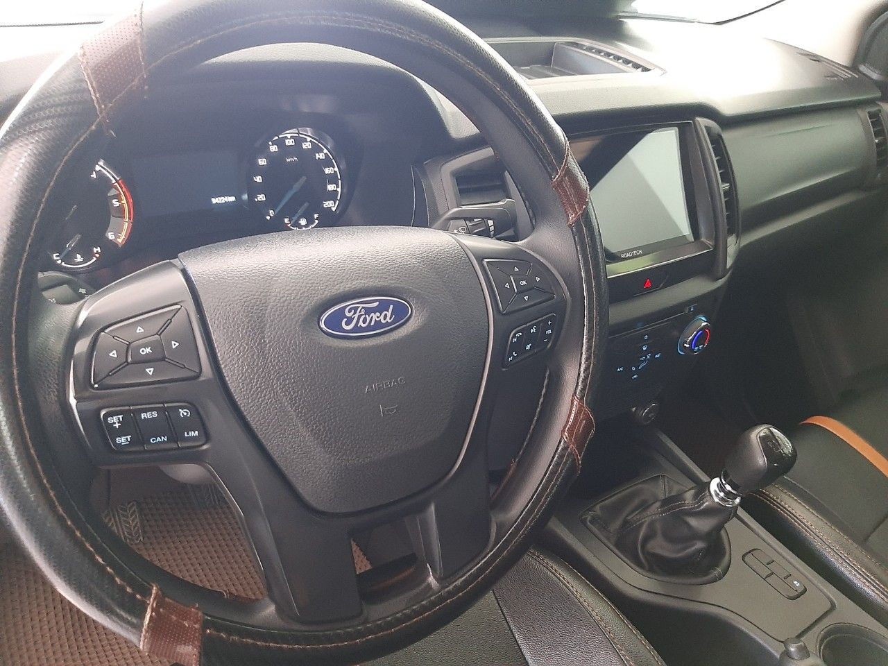 Cần bán Ford Ranger XLS 2.2 4x2 MT sản xuất 2019 số sàn