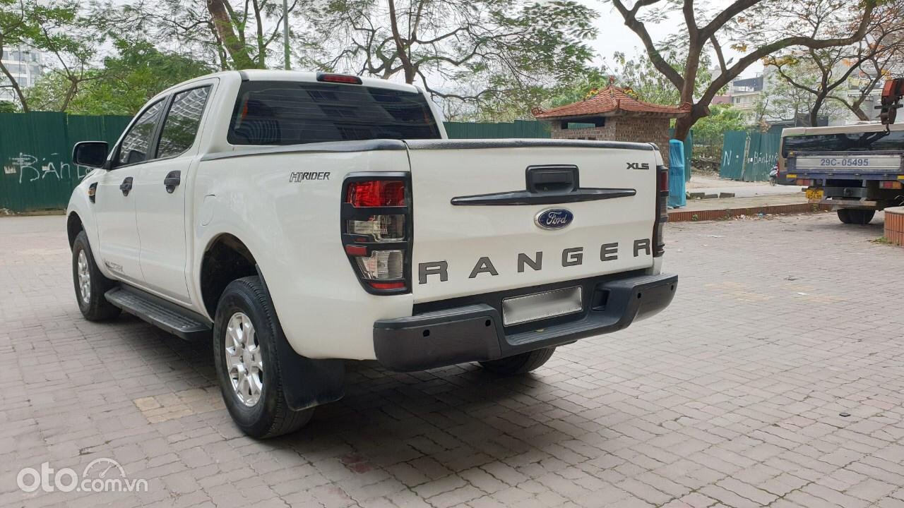 Bán xe Ford Ranger đời 2015 đã đi 8 vạn - Giá cạnh tranh nhất - Miễn phí check hãng trước khi mua