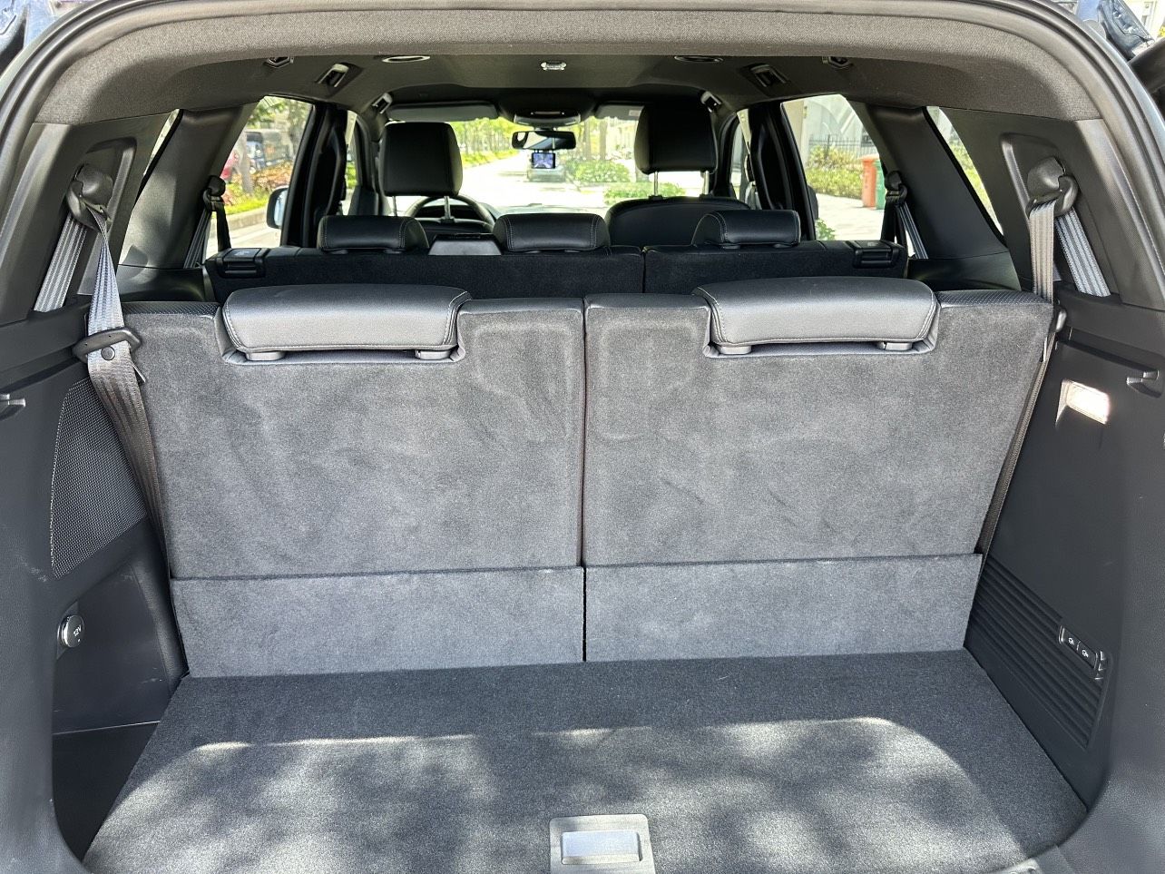 Ford Everest 2022 - Giá 1 tỷ 060 triệu
