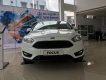 Bán xe Ford Focus Trend Ecoboost 1.5 đời 2018, màu trắng, 610tr