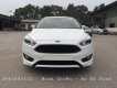 Ford Focus 5D Sport   2018 - Cần bán gấp Ford Focus 5D Sport cao cấp năm 2018, màu trắng, hỗ trợ trả góp 90%, giao xe ngay