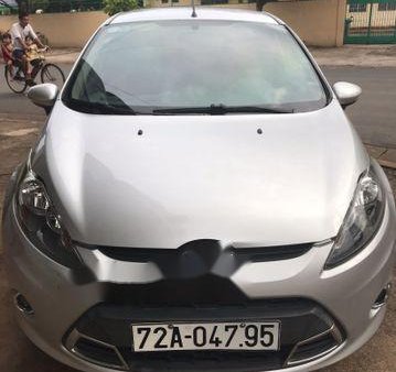 Ford Fiesta S  2013 - Cần bán lại xe Ford Fiesta S đời 2013, màu bạc, giá chỉ 349 triệu
