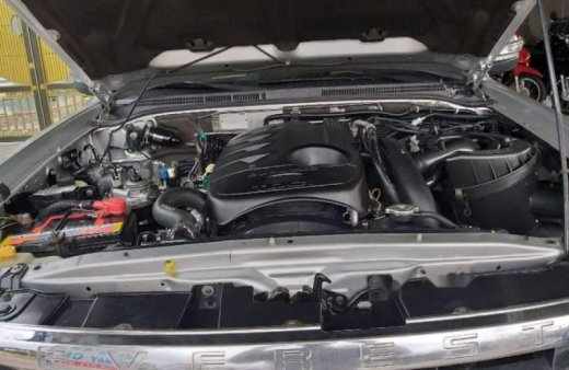 Ford Everest  MT 2011 - Cần bán xe 7 chỗ Everest số sàn, máy dầu, đời cuối 2010, đăng ký 2011