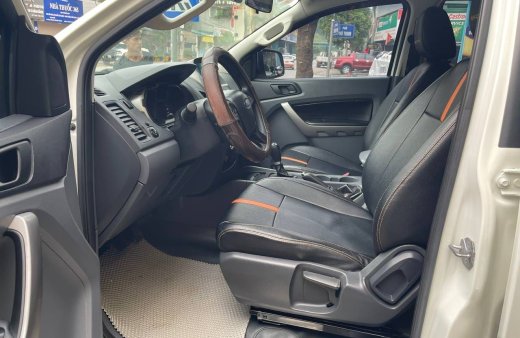 Ford Ranger  XLS 2016 - Cần bán gấp Ford Ranger XLS năm sản xuất 2016, màu trắng số tự động