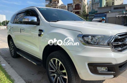Ford Everest bán  2018 máy dầu 2 cầu tự động gđ rất mới 2018 - bán everest 2018 máy dầu 2 cầu tự động gđ rất mới